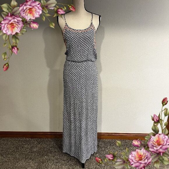 Maxi dress with straps - Picture 1 of 15
